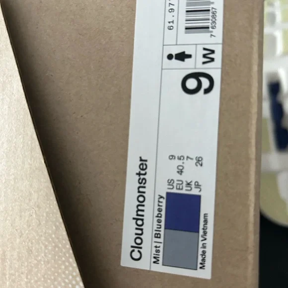 On Cloudmonster size 9 Athletic Shoes sneakers NEW w BOX - Picture 4 of 8